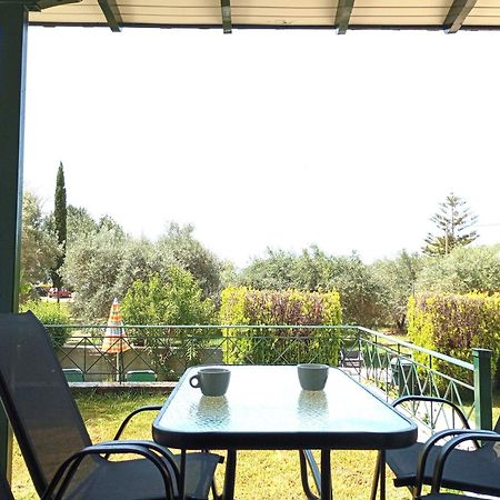 Queen Bay Studios Vasiliki  Luaran gambar