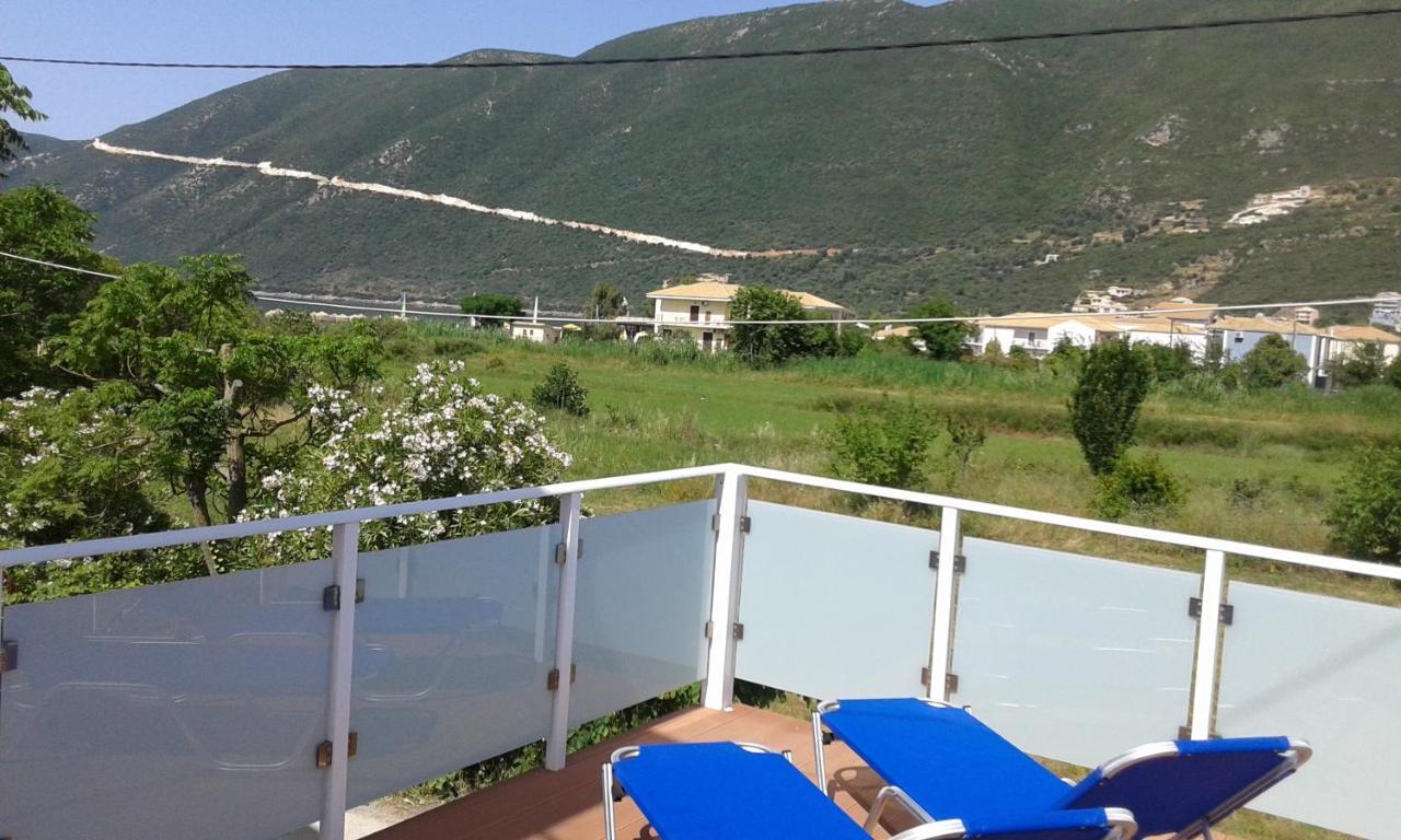 Queen Bay Studios Vasiliki  Luaran gambar