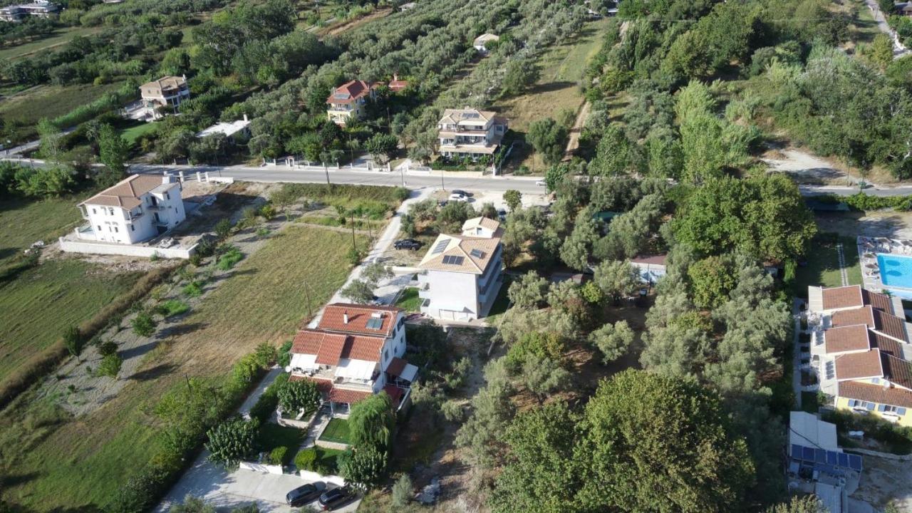 Queen Bay Studios Vasiliki  Luaran gambar