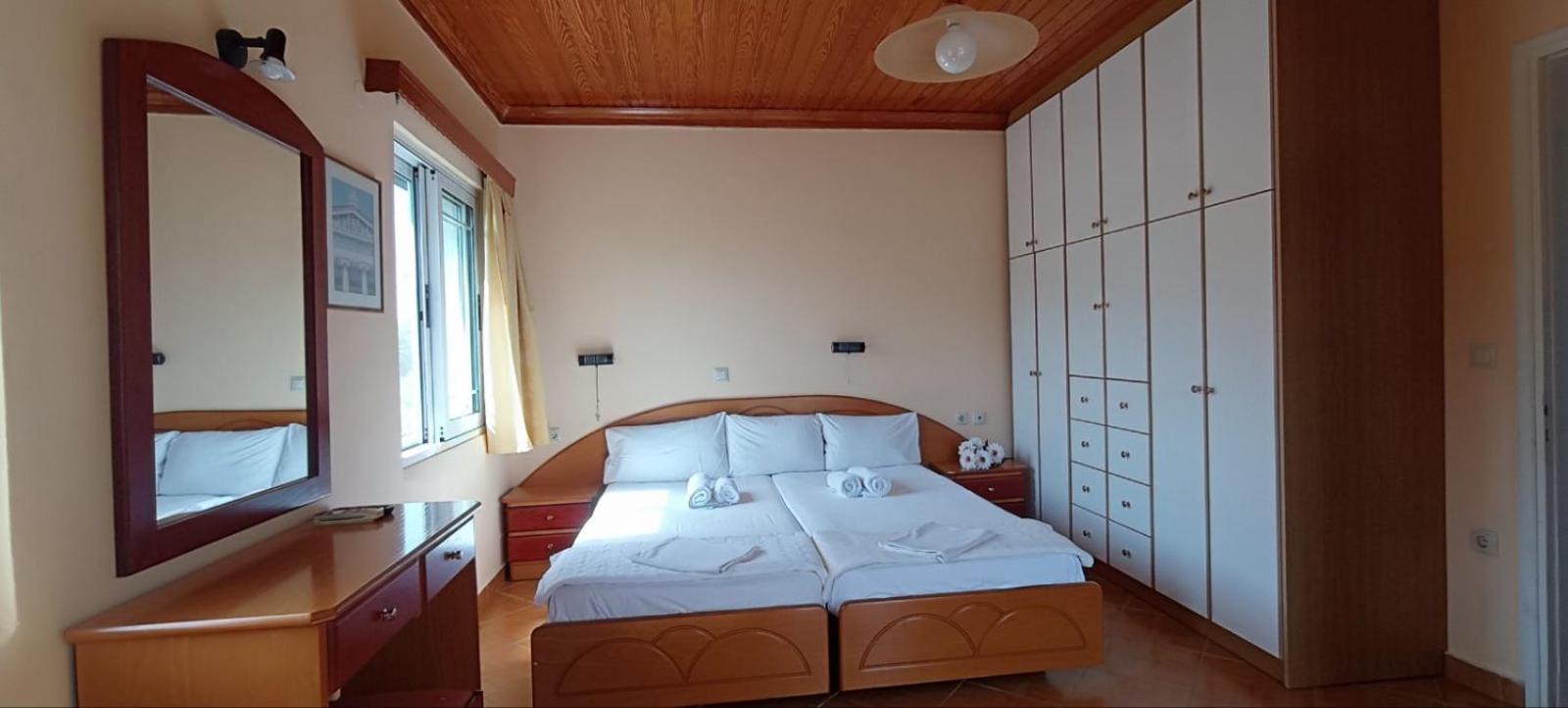 Queen Bay Studios Vasiliki  Luaran gambar