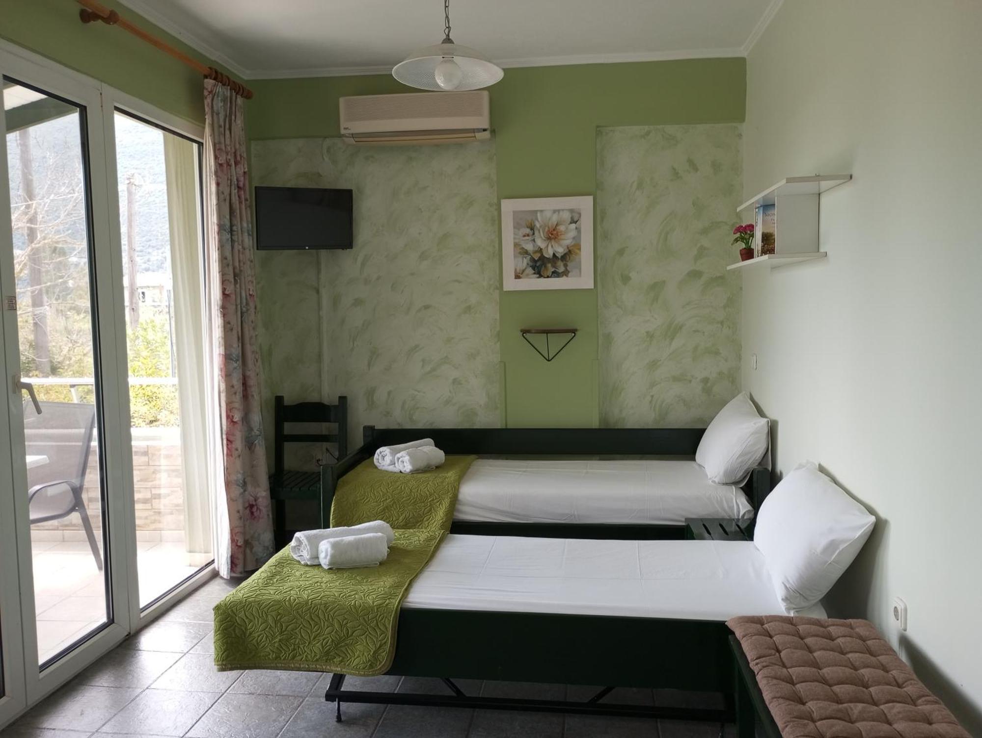Queen Bay Studios Vasiliki  Luaran gambar