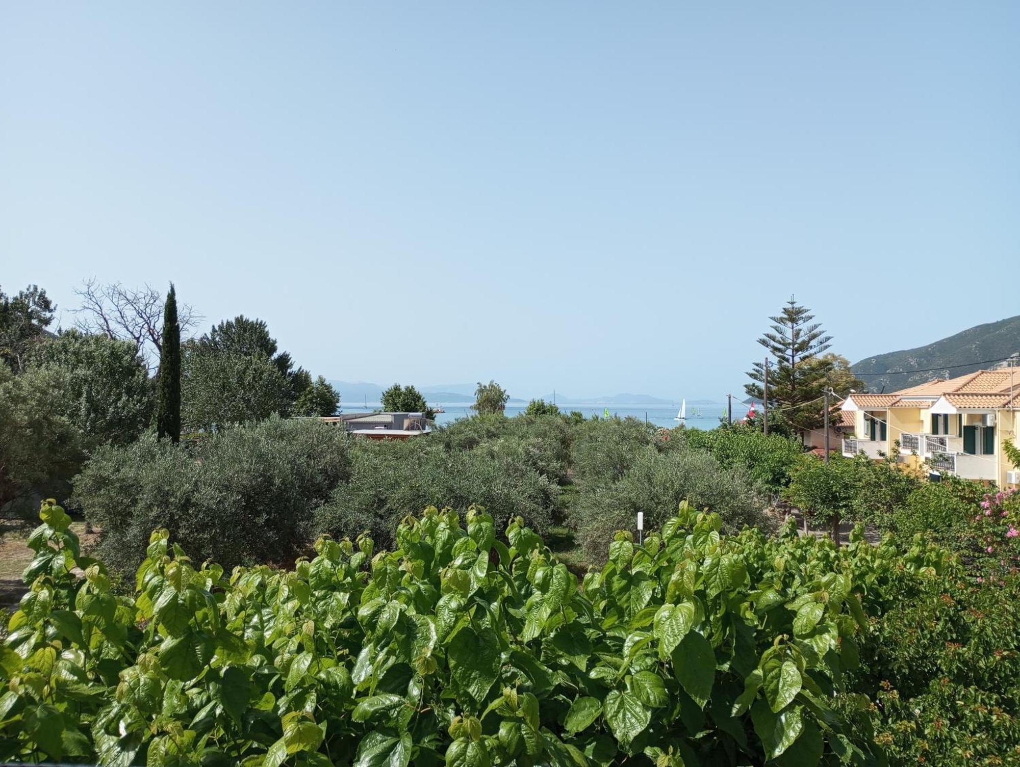 Queen Bay Studios Vasiliki  Luaran gambar