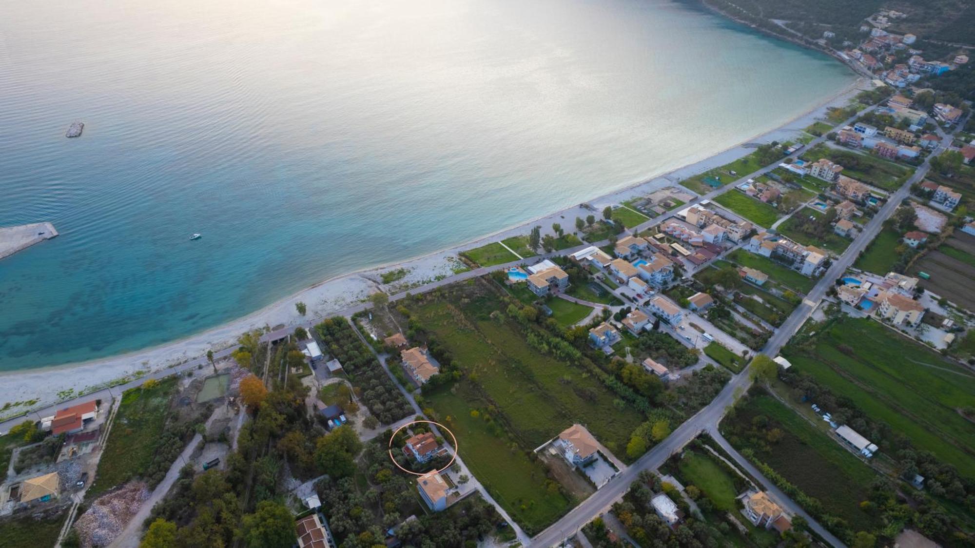 Queen Bay Studios Vasiliki  Luaran gambar